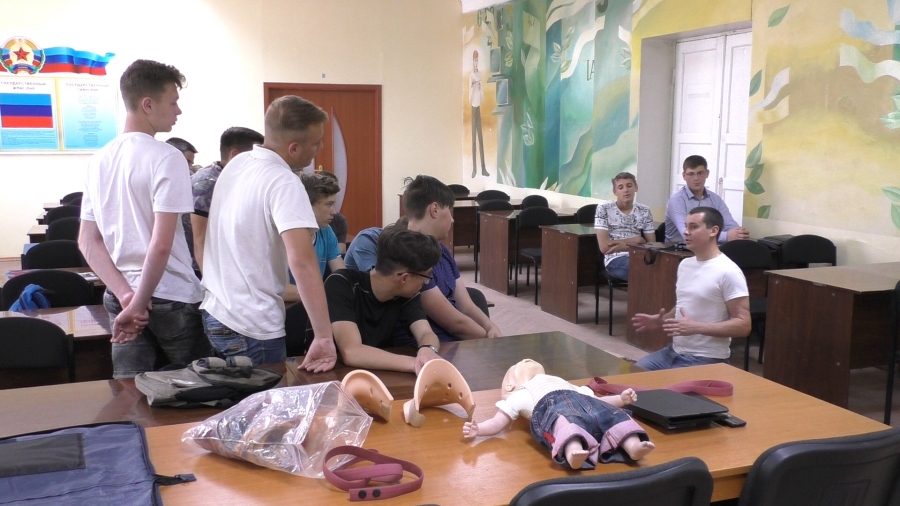 Выездной мастер-класс по оказанию первой помощи, для студентов Луганского строительного колледжа.