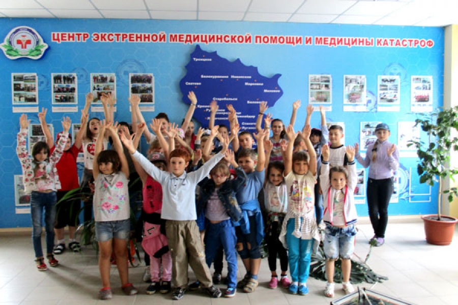 Юные луганчане побывали на экскурсии в Центре медицины катастроф