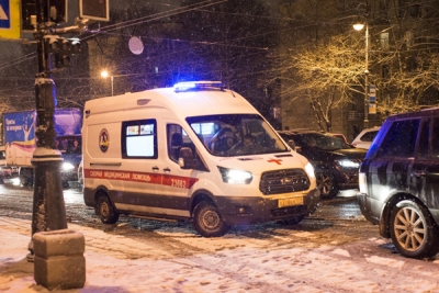 При столкновении автобуса со «скорой помощью» в Новокузнецке пострадали пять человек
